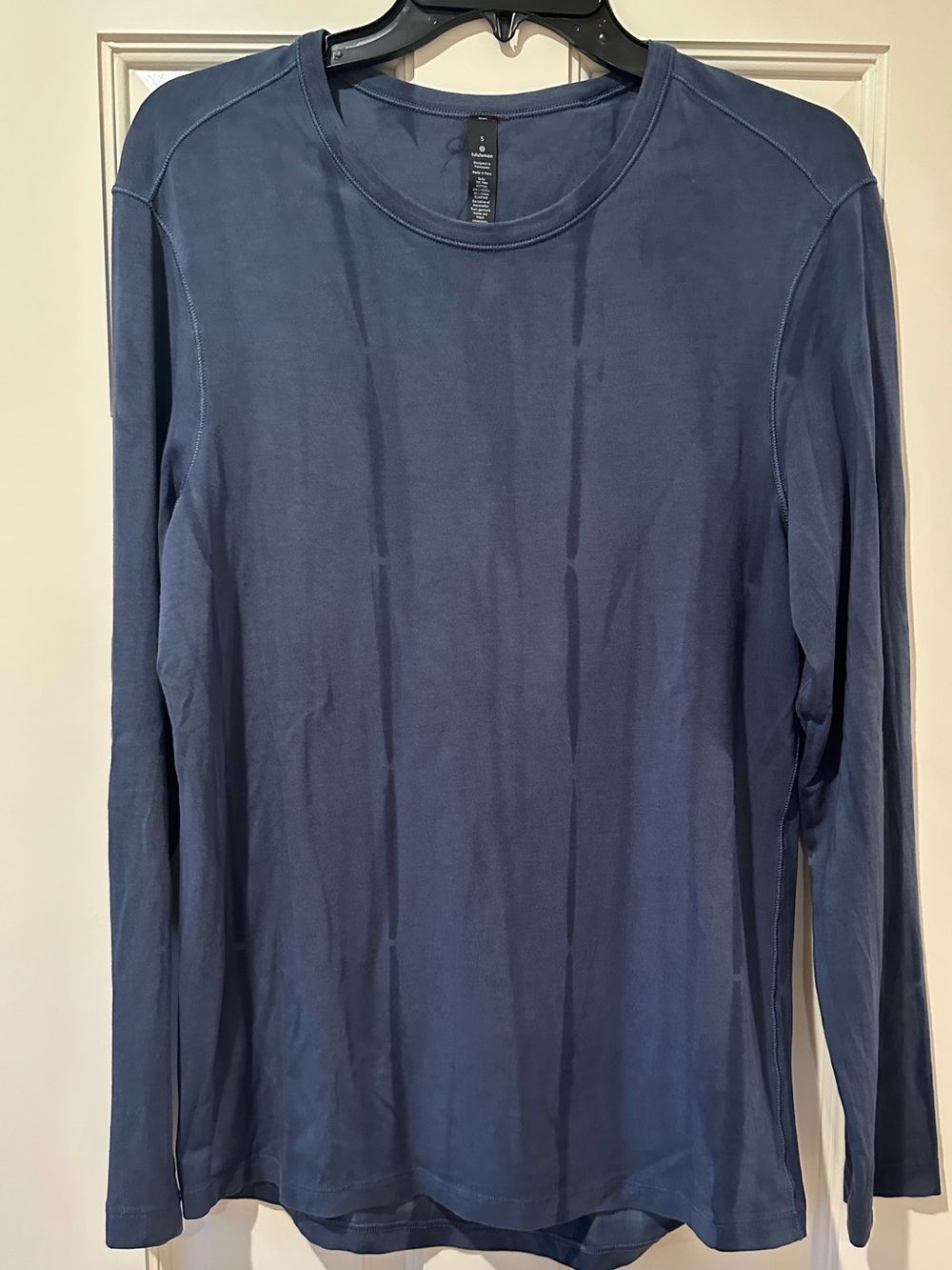lululemon athletica Men's Long-Sleeve Crew Tee - Navy Blue abstract